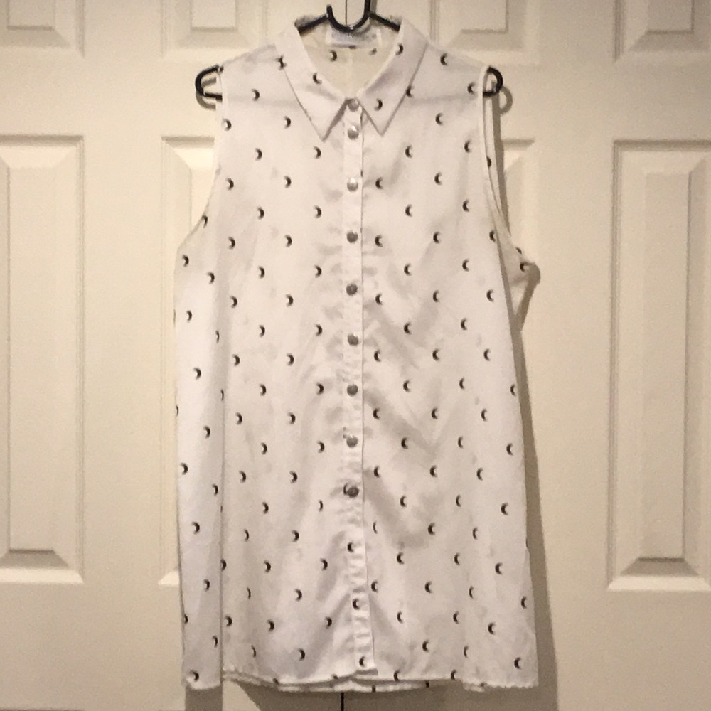 white vest dress